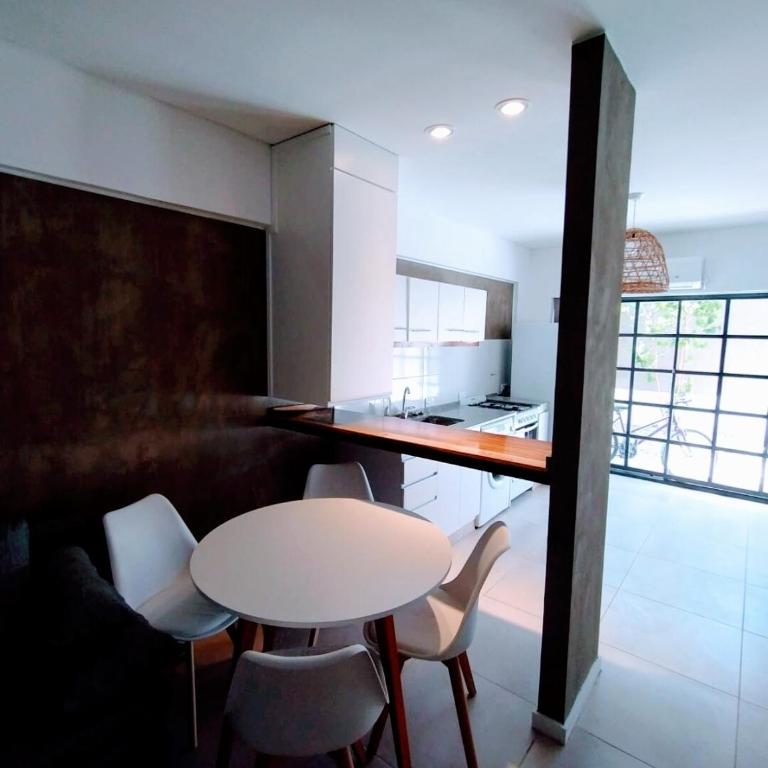 Hermoso departamento con patio - One-Bedroom Apartment - 9