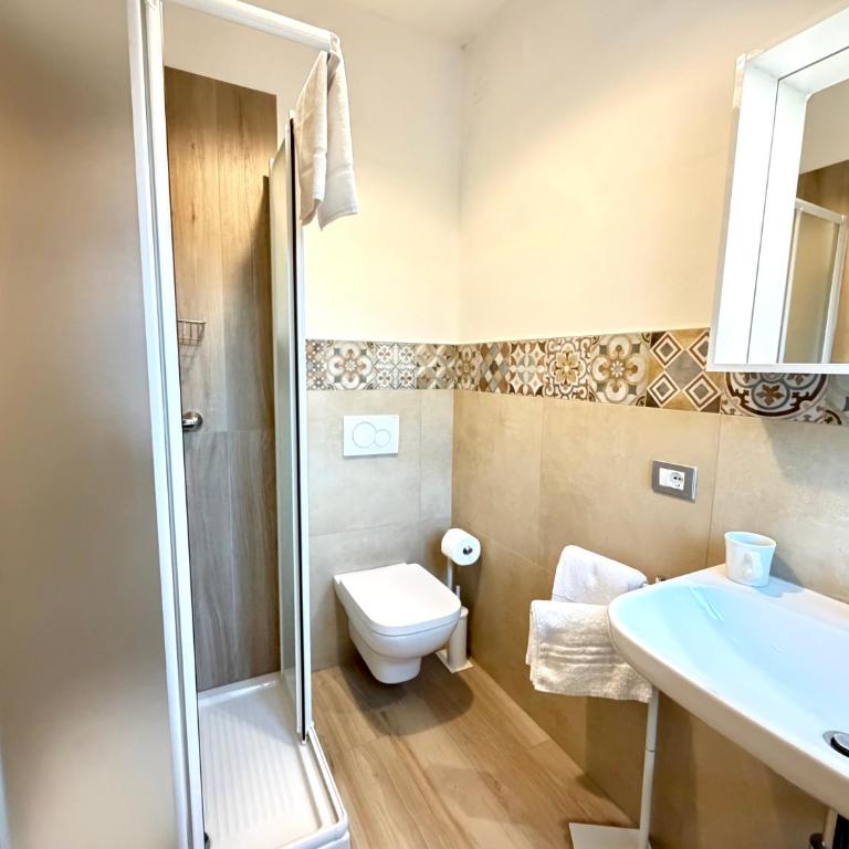 Negrar Cuore Rooms - Camera Matrimoniale con Bagno Privato - 4