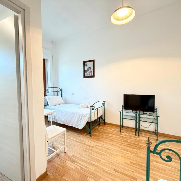 Negrar Cuore Rooms - Camera Doppia con Letti Singoli con Bagno Privato - 6