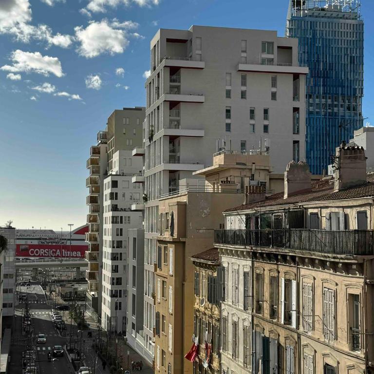 Appartement T3 Traversant 53m2 Marseille vue mer - Room #1184327501 - 17