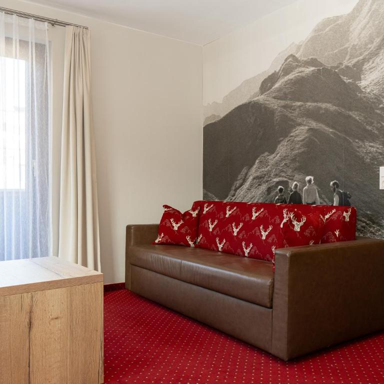 GRETI - Alpine Boutique Hotel mit Alpentherme Eintritt, reichhaltigem Frühstück, Sauna - Deluxe Suite - 7