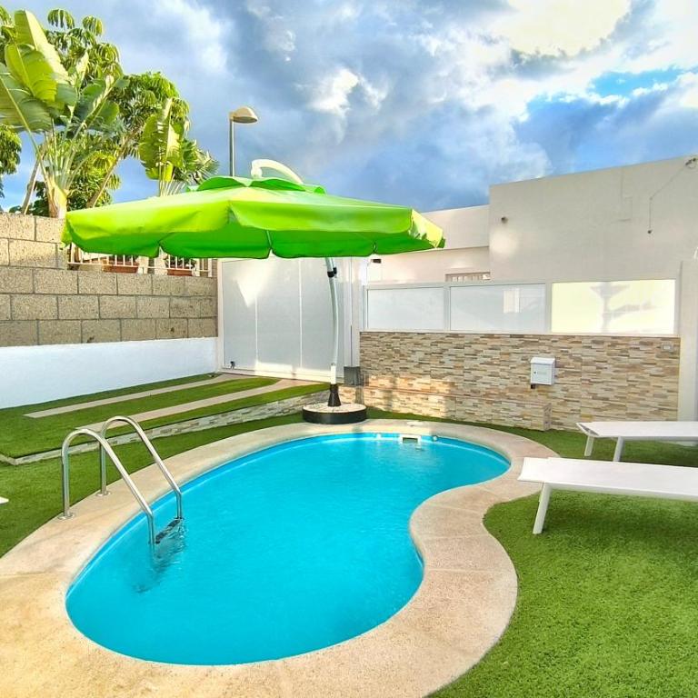 HEI HEI AND PUA VILLA - heated pool, priv parking, fibre net, Palm-Mar - Three-Bedroom Villa - 2