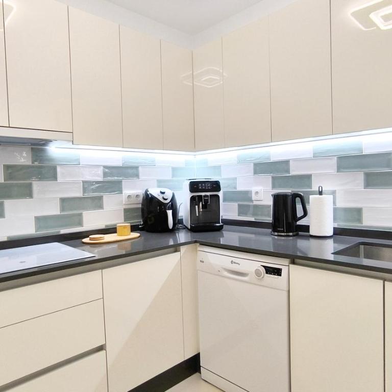 HEI HEI AND PUA VILLA - heated pool, priv parking, fibre net, Palm-Mar - Three-Bedroom Villa - 9
