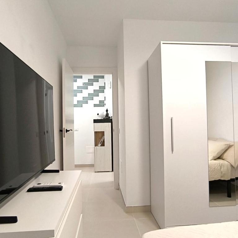 HEI HEI AND PUA VILLA - heated pool, priv parking, fibre net, Palm-Mar - Three-Bedroom Villa - 19