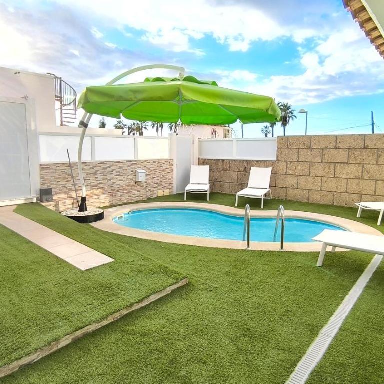 HEI HEI AND PUA VILLA - heated pool, priv parking, fibre net, Palm-Mar - Three-Bedroom Villa - 1