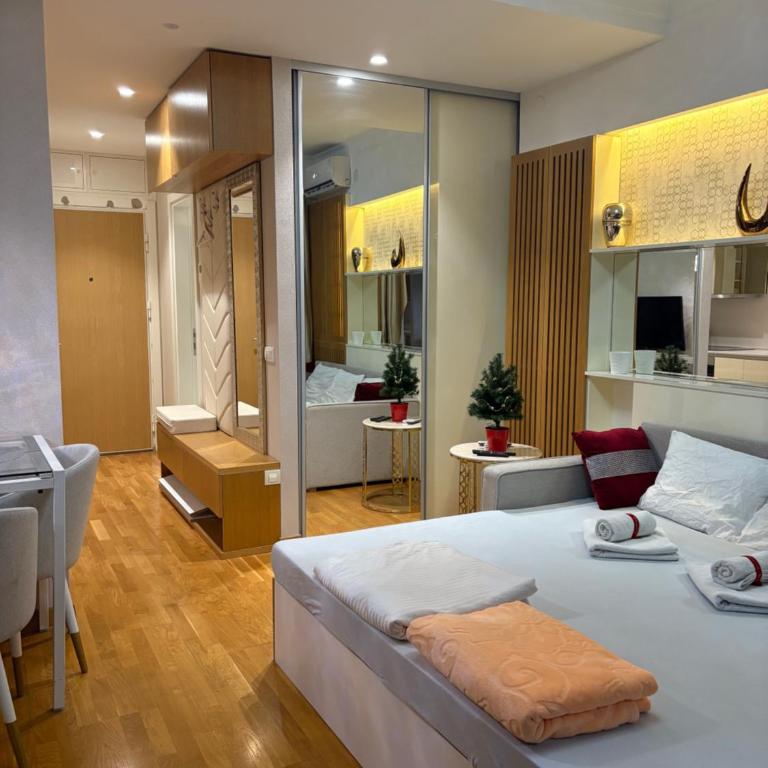 Lunalux BW Apartments - One-Bedroom Apartment - 3