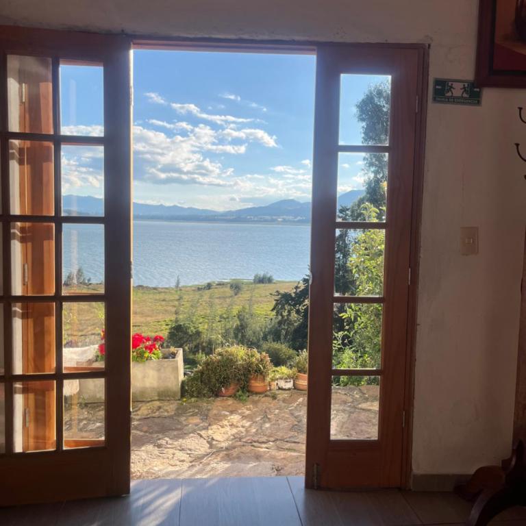 El Cascajal: Amazing lake view. Vista al lago - Casa de 3 dormitorios - 2