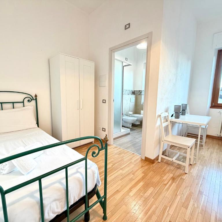 Negrar Cuore Rooms - Camera Doppia con Letti Singoli con Bagno Privato - 4