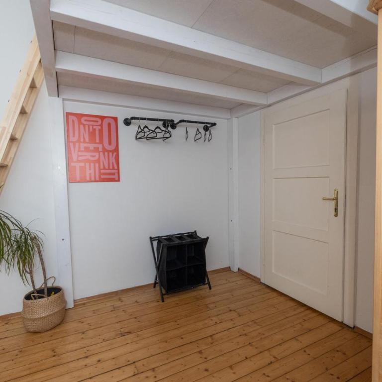 Stylish Old Town Apartment with Infrared Sauna - Apartment mit 1 Schlafzimmer und Balkon - 13