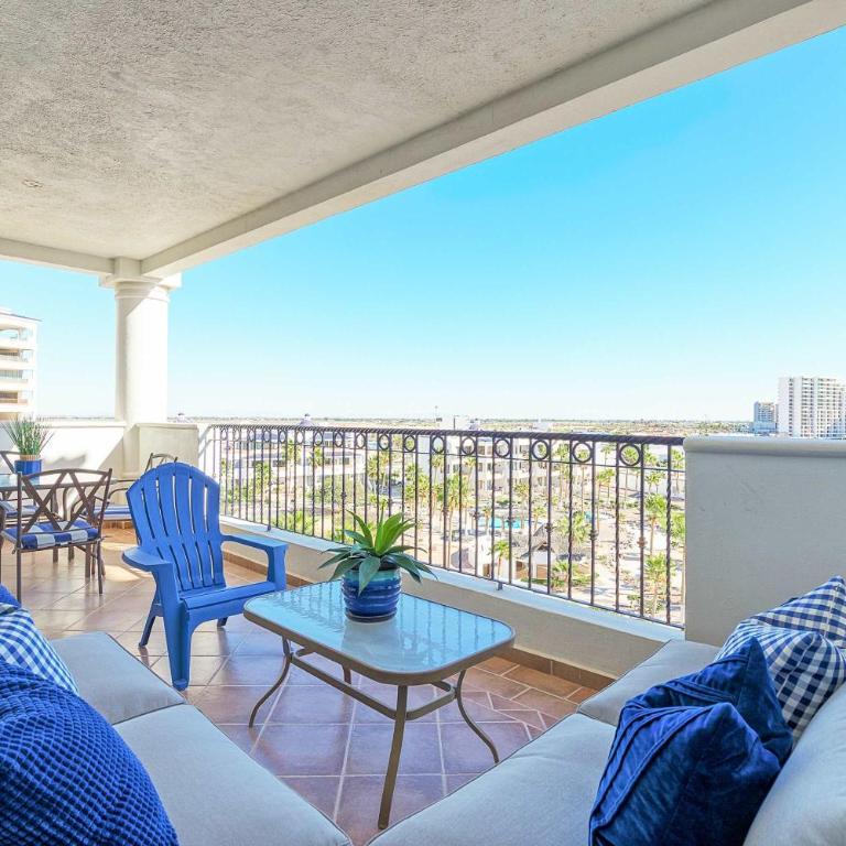 Coastal Getaway on Sandy Beach D502 Casa Blanca - Apartment - 3
