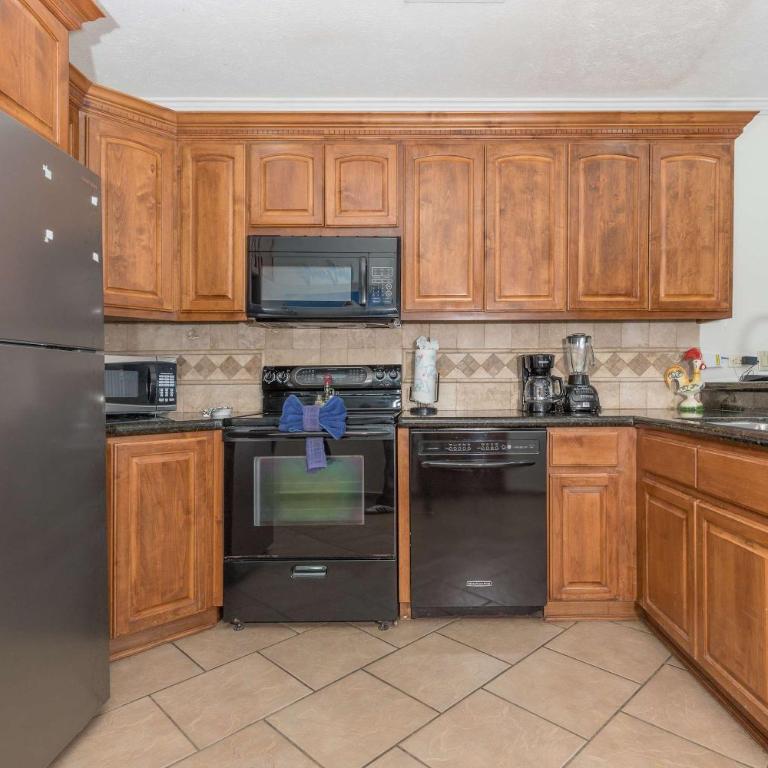 Coastal Getaway on Sandy Beach D502 Casa Blanca - Apartment - 19
