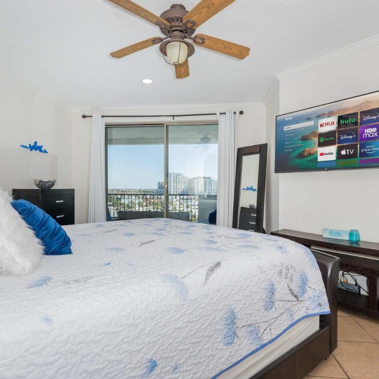 Coastal Getaway on Sandy Beach D502 Casa Blanca - Apartment - 25