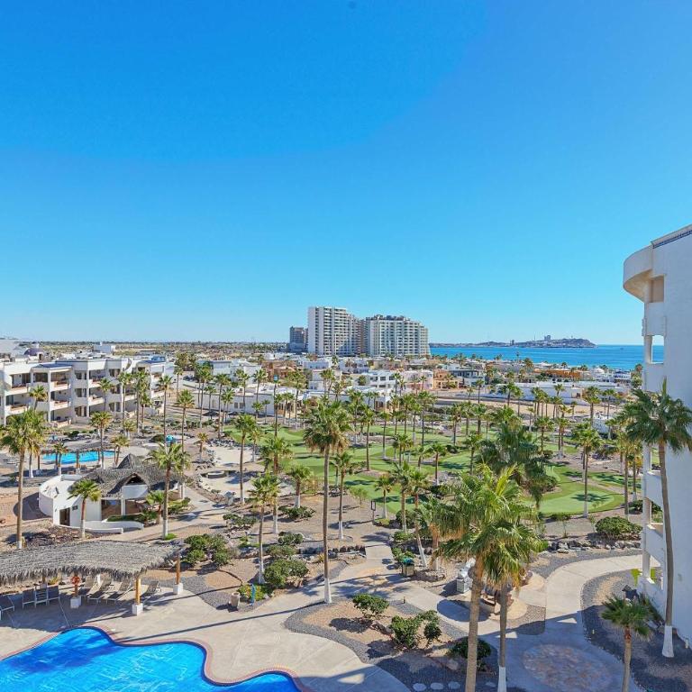 Coastal Getaway on Sandy Beach D502 Casa Blanca - Apartment - 8