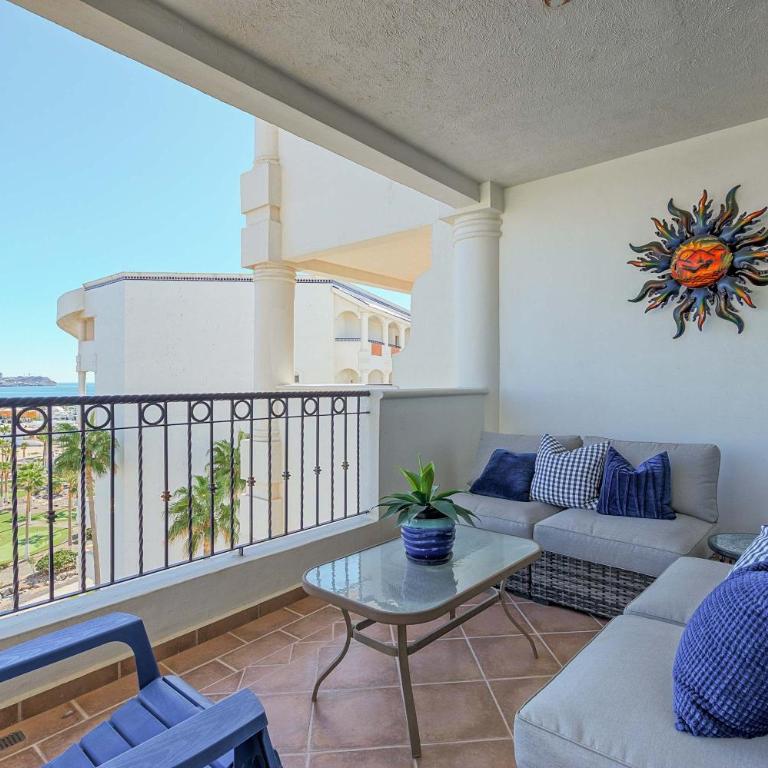 Coastal Getaway on Sandy Beach D502 Casa Blanca - Apartment - 6