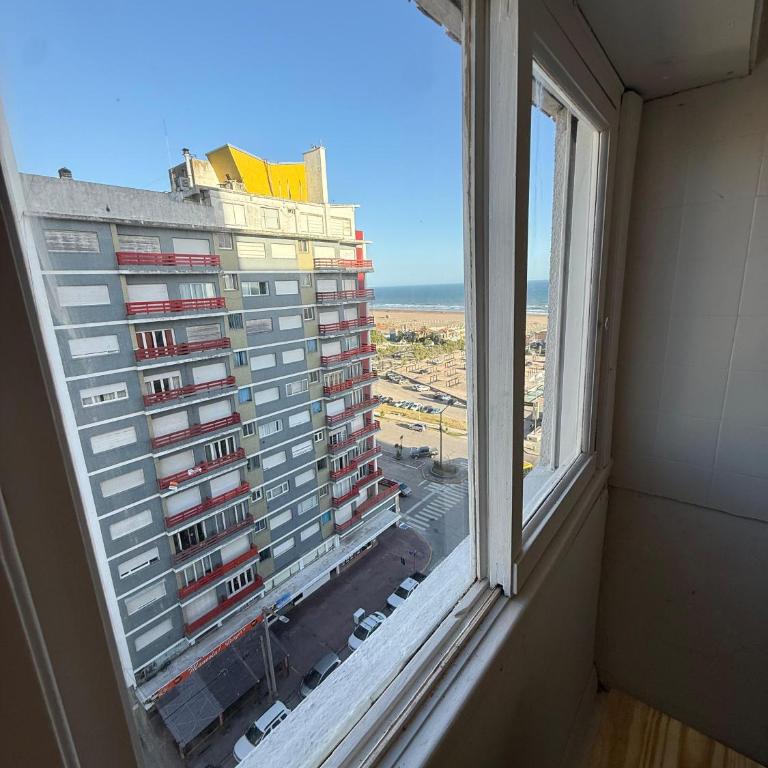 Departamento en Necochea 3 Ambientes con Vista Lateral al Mar - Two-Bedroom Apartment - 17