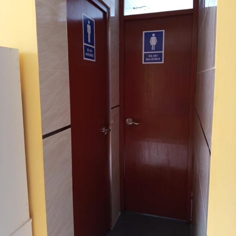 Across from Lima Airport - Free Pickup Only - A y J Familia - Habitación Doble - 2 camas - 7