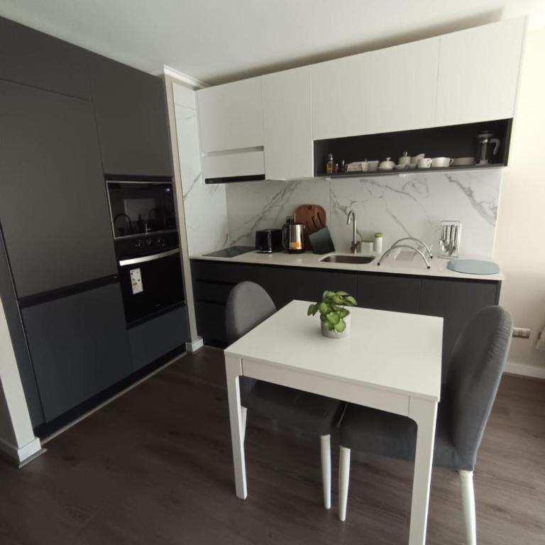 Moderno departamento en Ñuñoa con cama King, internet rápido y piscina - One-Bedroom Apartment - 3