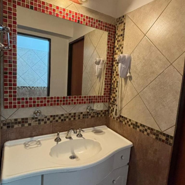 Ariel Reynoso - Departamento Planta Baja - Casa de 2 dormitorios - 7