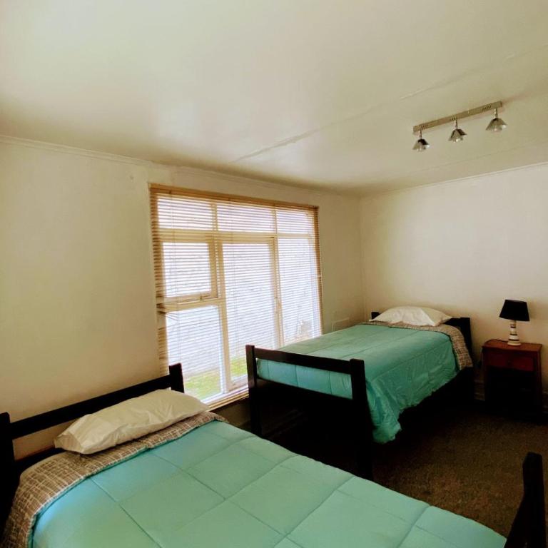 Hostal Turpial Patagonia - Twin Room with Shared Bathroom - 3