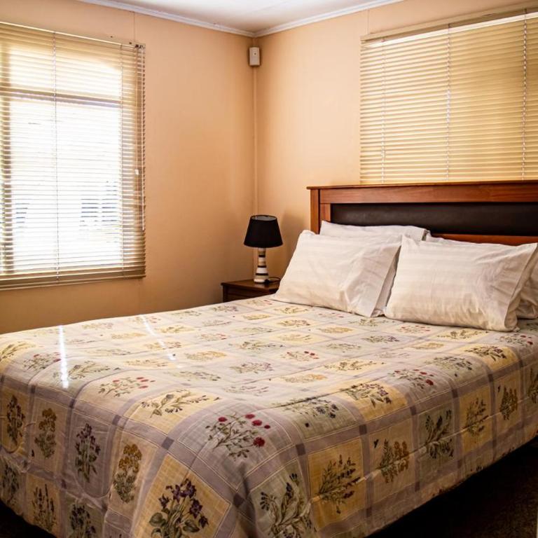 Hostal Turpial Patagonia - Double Room with Private Bathroom - 1