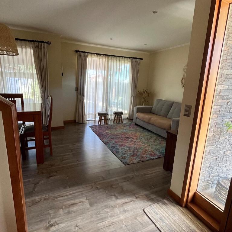 Hermosa Casa en Condominio - Casa de 2 dormitorios - 2