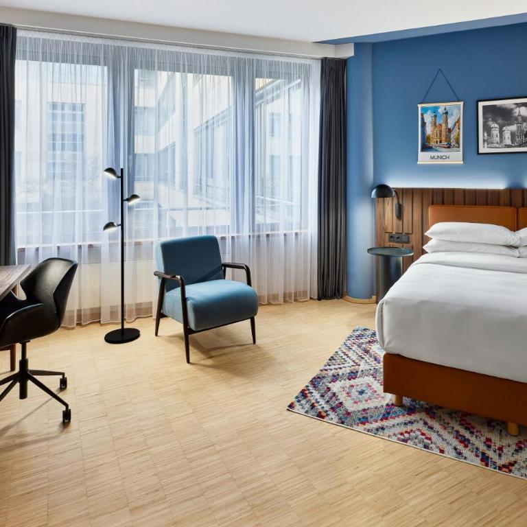 Four Points by Sheraton Munich Messe - Premium Zimmer mit Queensize-Bett und Küchenzeile - 6