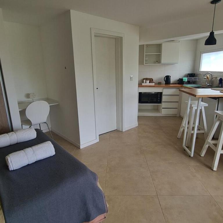 Monoambiente con deck y vista al lago en Playa Bonita - Apartamento de 1 dormitorio - 3