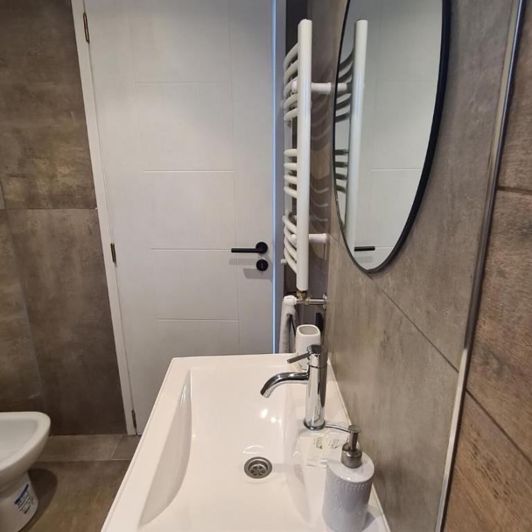 Monoambiente con deck y vista al lago en Playa Bonita - Apartamento de 1 dormitorio - 12