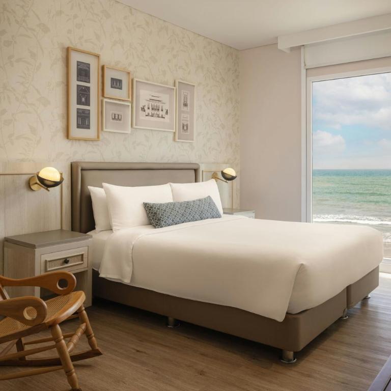 Ermita Cartagena, a Tribute Portfolio Hotel - Premium Ocean View, Guest room, 1 King, Ocean view - 4
