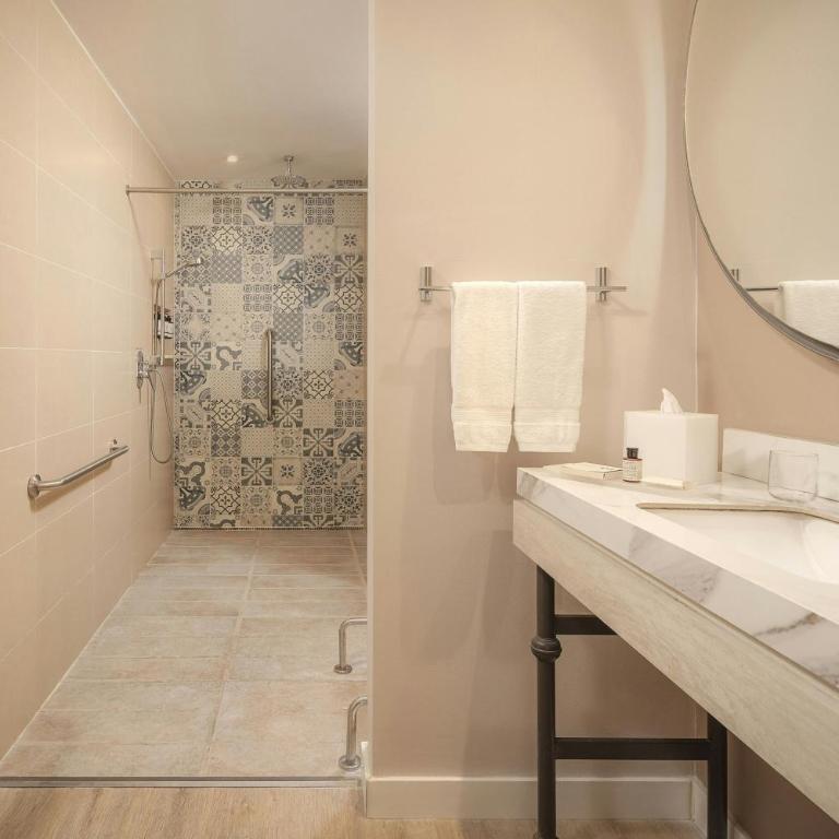Ermita Cartagena, a Tribute Portfolio Hotel - Superior Queen Room, Guest room, 1 Queen - 4