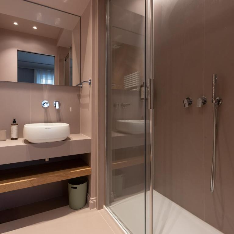 Franceschi Apt - 50mt to Metro, Roman Gem with Luxury Design, A-C, Panoramic view - Appartamento con 2 Camere da Letto - 32