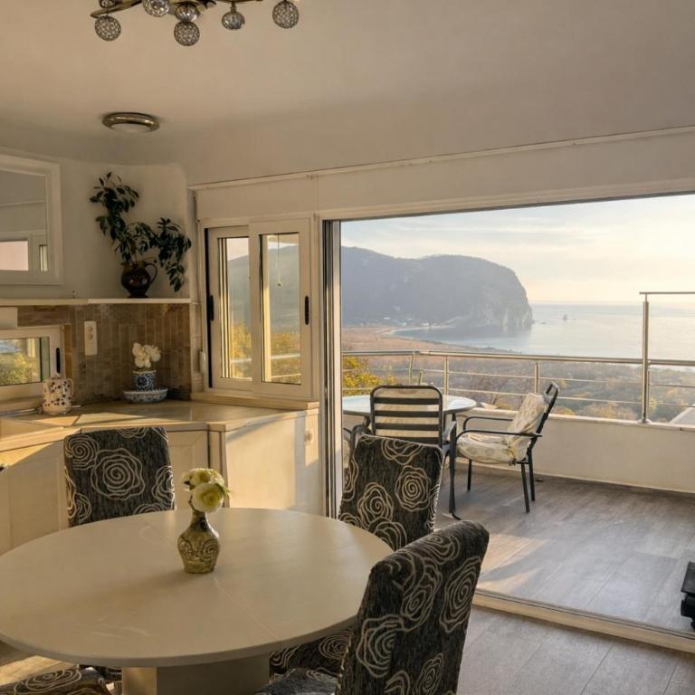 Mahakala Center - Studio Apartment with Sea View - 21