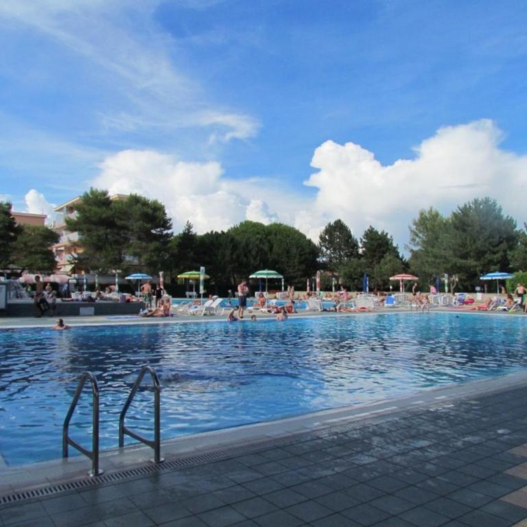 Bright flat with pool access - Appartamento - 1