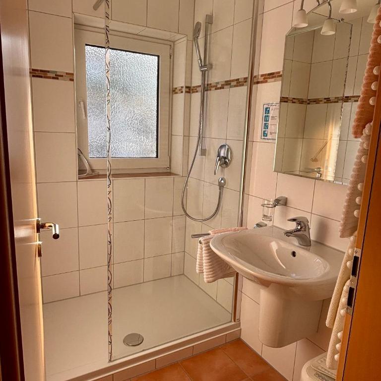 Gästehaus Söllerblick - Apartment mit 1 Schlafzimmer und Balkon - 8