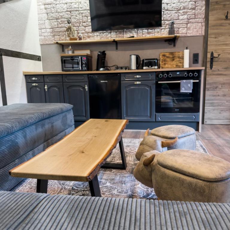 Ottobeurens Schmuckstück - FeWo mit E-Ladenstation - ACHAT - Apartment mit 1 Schlafzimmer - 24