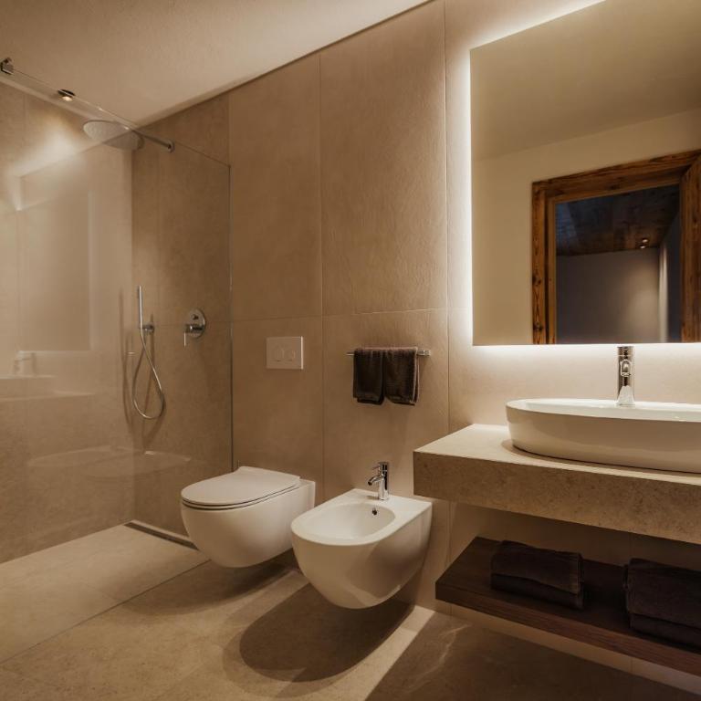 ELMA Corvara - Deluxe-Apartment mit 2 Schlafzimmern und Gartenblick - 13