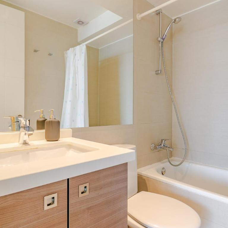 Very comfortable, amazing location - One-Bedroom Apartment with View - 20