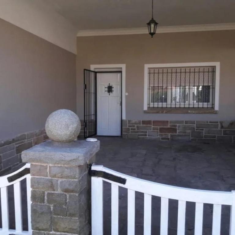 Miramar costa Atlántica alquiler temporario casa para 10 personas exelente ubicación a Dos cuadras de la playa y cuatro del centro - Four-Bedroom House - 13