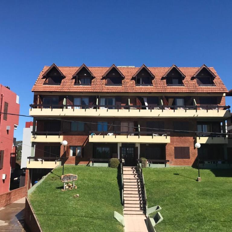 Departamento Frente Mar Pileta Climatiza Cochera - Apartamento de 3 dormitorios - 15