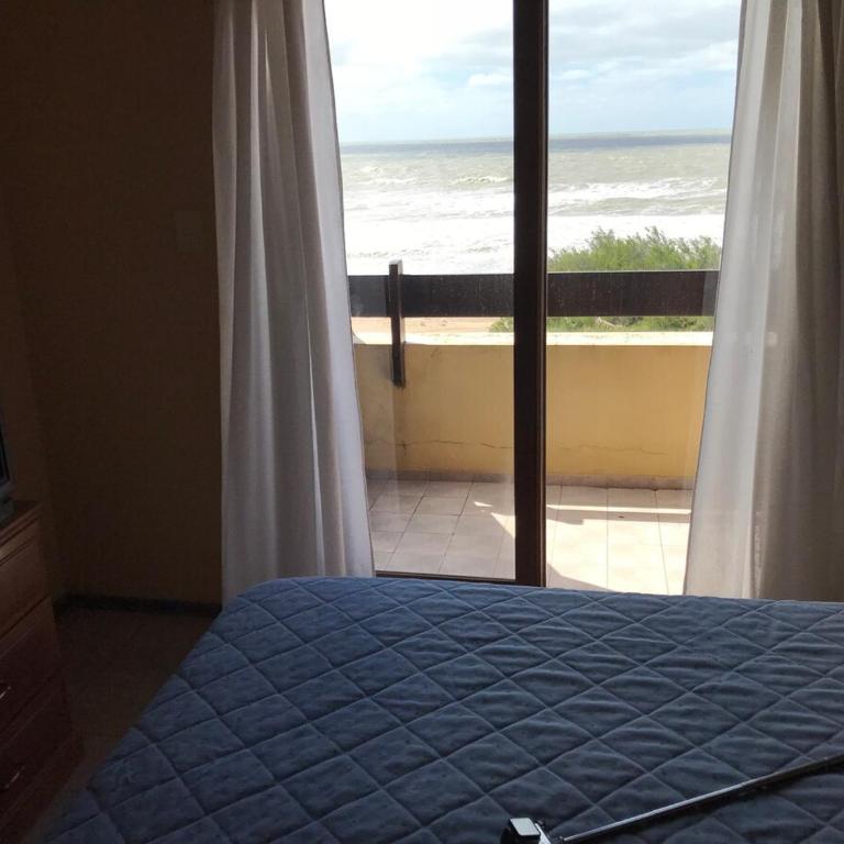 Departamento Frente Mar Pileta Climatiza Cochera - Apartamento de 3 dormitorios - 35