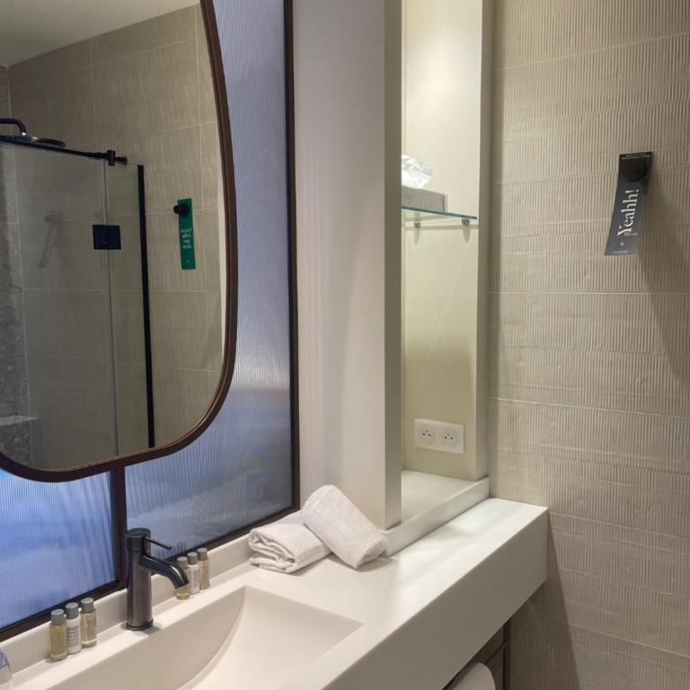 Golden Tulip Avignon Le Paradou - Chambre Double Standard avec Patio Privé - 21