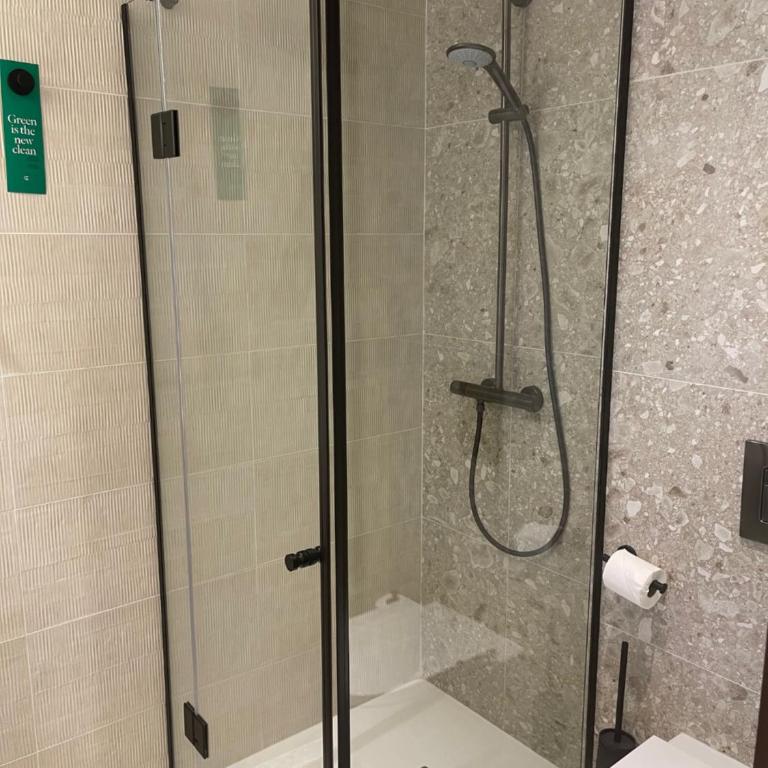 Golden Tulip Avignon Le Paradou - Chambre Double Standard avec Patio Privé - 20