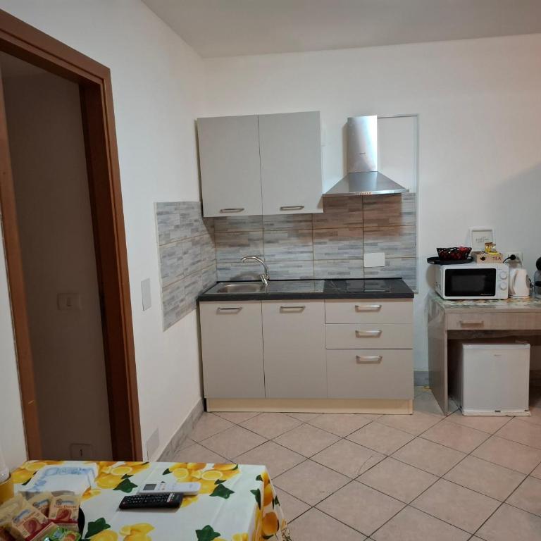 B&B Le Lumìe L' antico Cortile Camere Con Cucina Privata With Private Kitchen - Camera Matrimoniale Familiare - 35