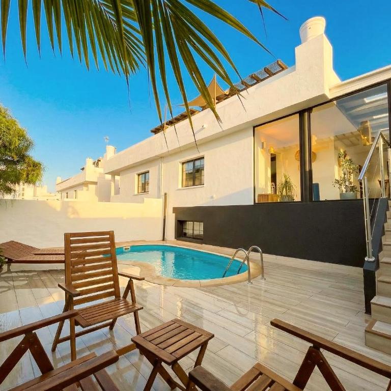 Villa Solana - Private Pool & Rooftop near the Beach - Villa - 1
