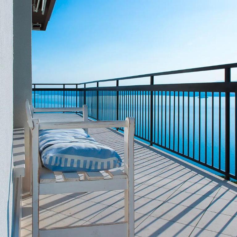 La Terrazza sul Garda - Three-Bedroom Apartment - 33