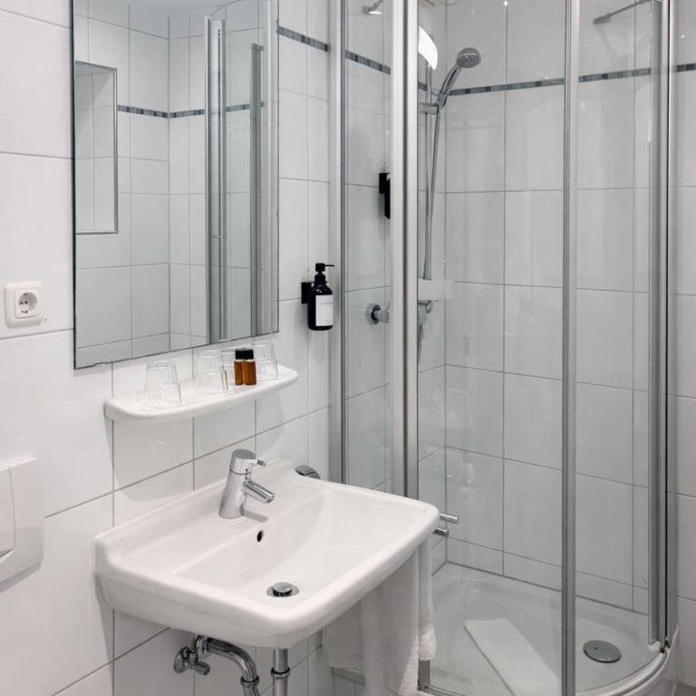 Laimer Hof am Schloss Nymphenburg - Dreibettzimmer - 10
