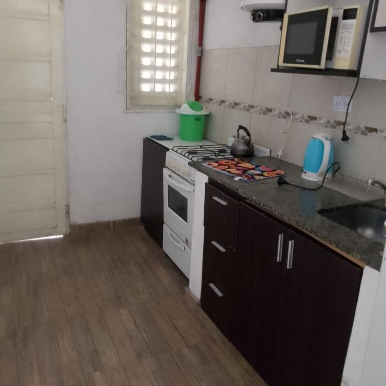 Lucrecia - One-Bedroom House - 3