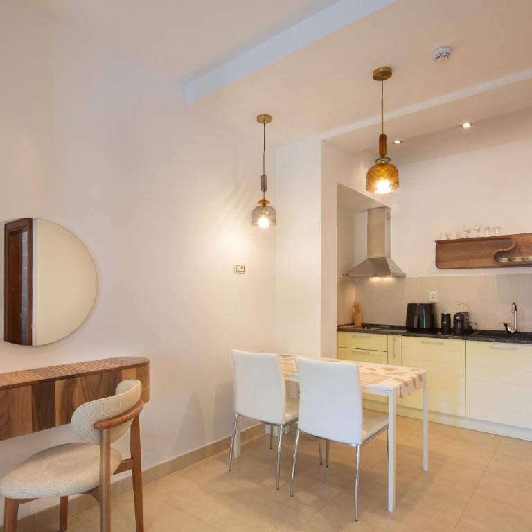 Torch Apartments - Studio - 3
