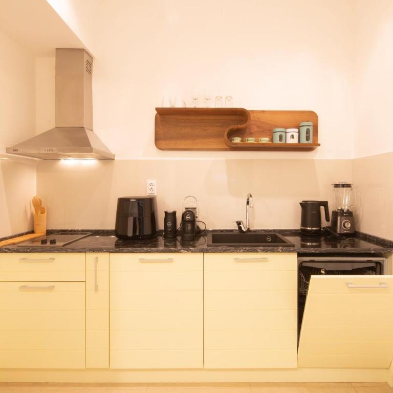 Torch Apartments - Studio - 2