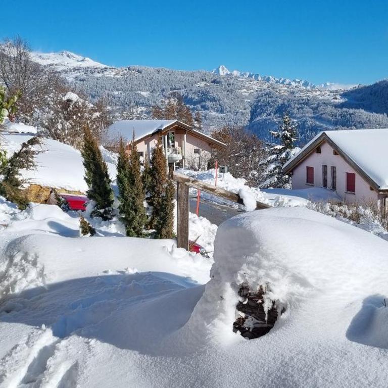 Chalet cosy plein sud proche Crans Montana et Anzère! Vue unique sur les Alpes - Chalet mit 3 Schlafzimmern - 38